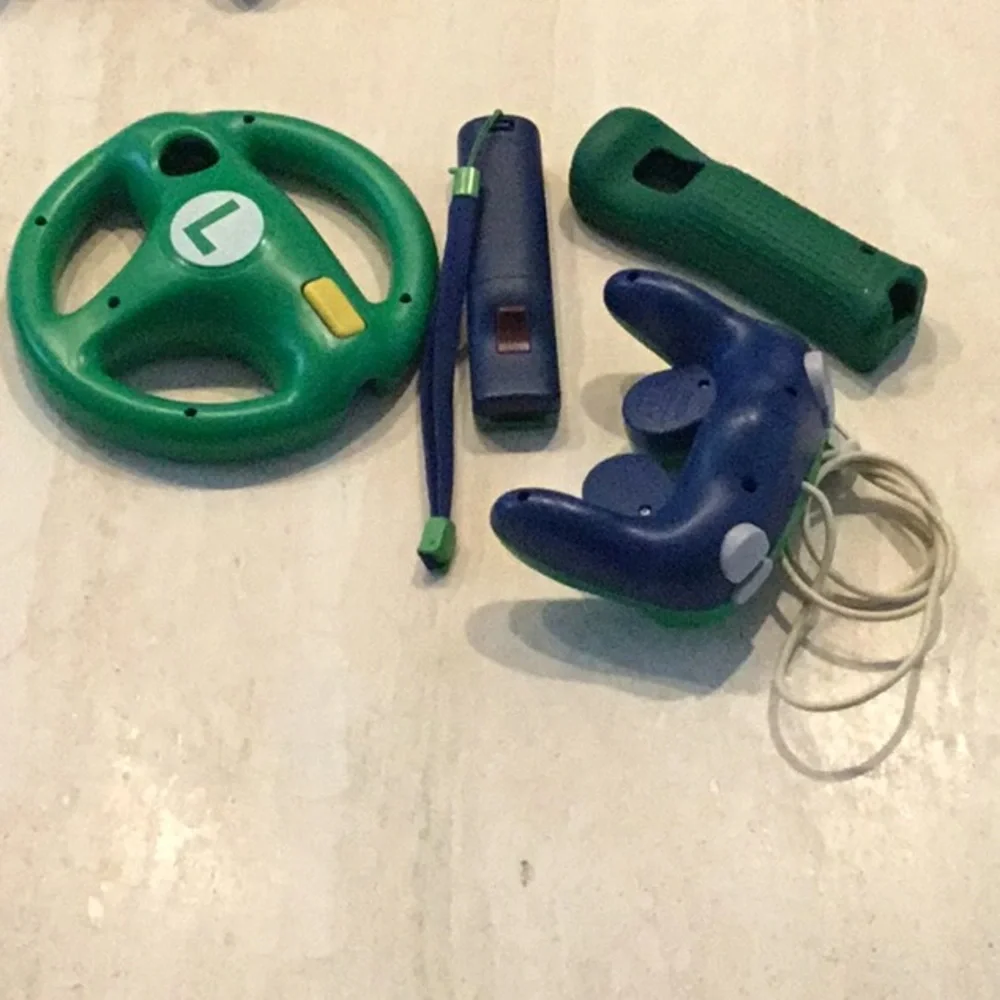 Luigi Wired Fight Pad PDP & Nintendo Wii Motion Plus Remote Controller Wheel Lot